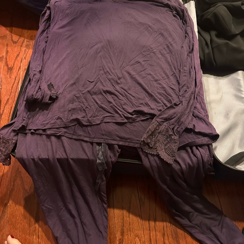 Fleur’T Like New Elegant Purple Lace-Trimmed Sleepwear Set